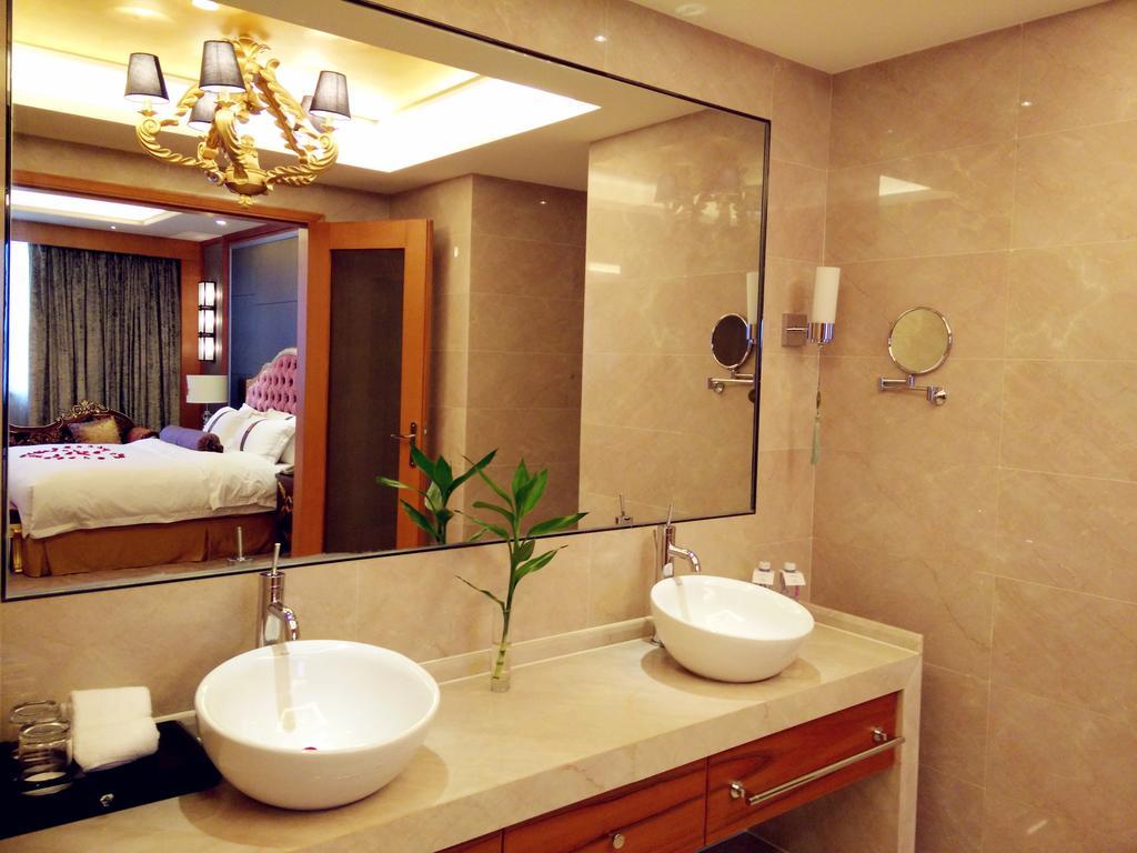 Huarui Danfeng Jianguo Hotel Yueyang Habitación foto