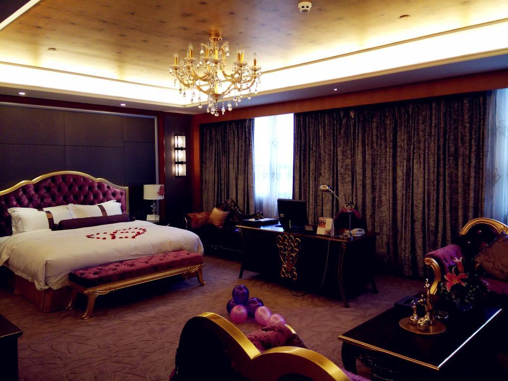 Huarui Danfeng Jianguo Hotel Yueyang Habitación foto