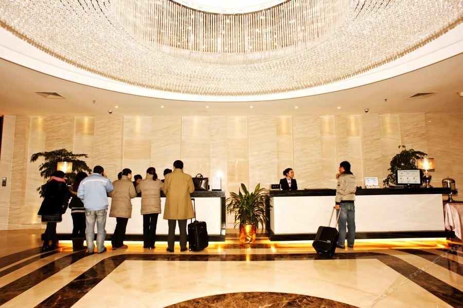 Huarui Danfeng Jianguo Hotel Yueyang Exterior foto